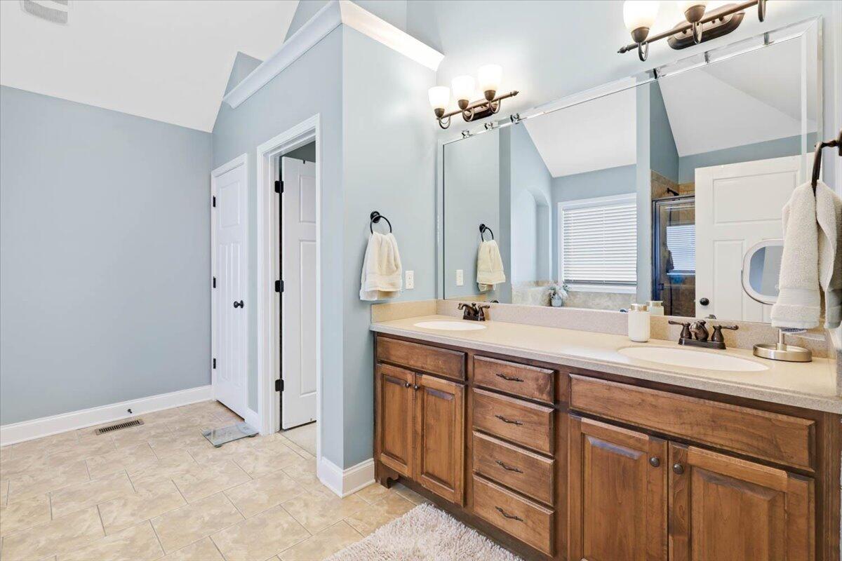 37 Bur Oak Drive
