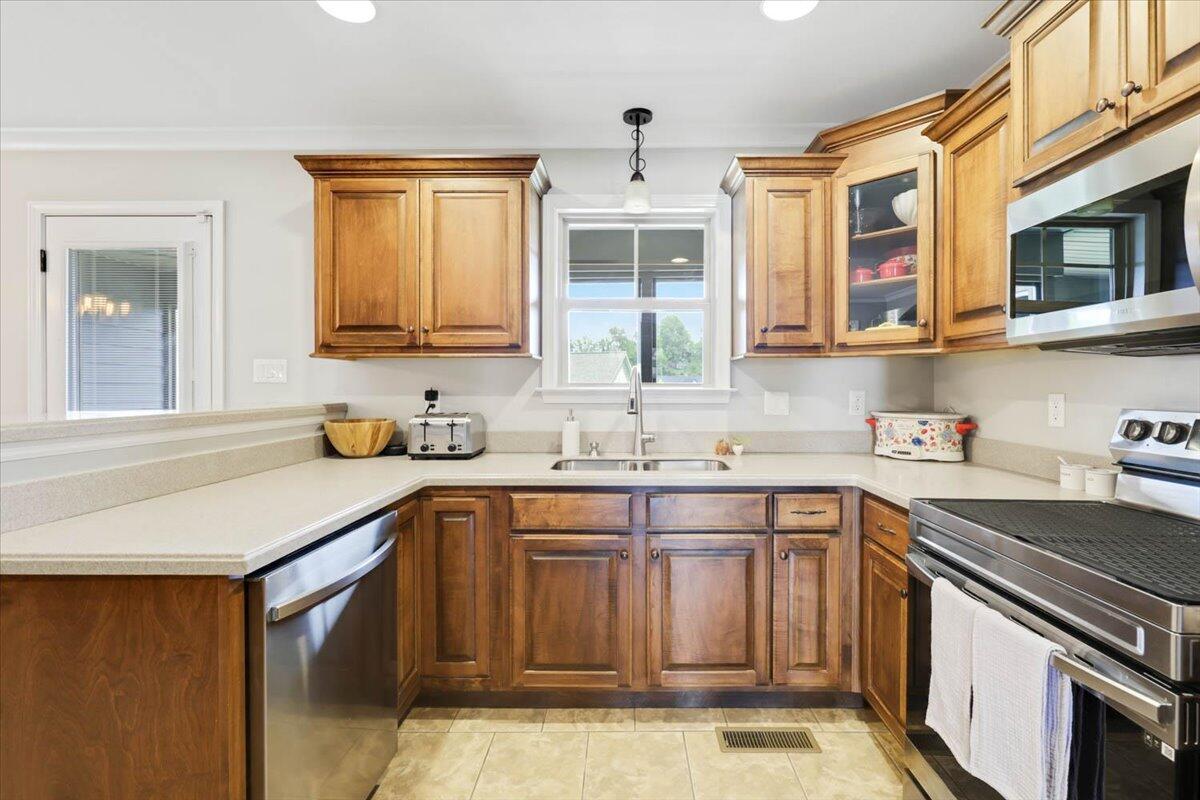 37 Bur Oak Drive