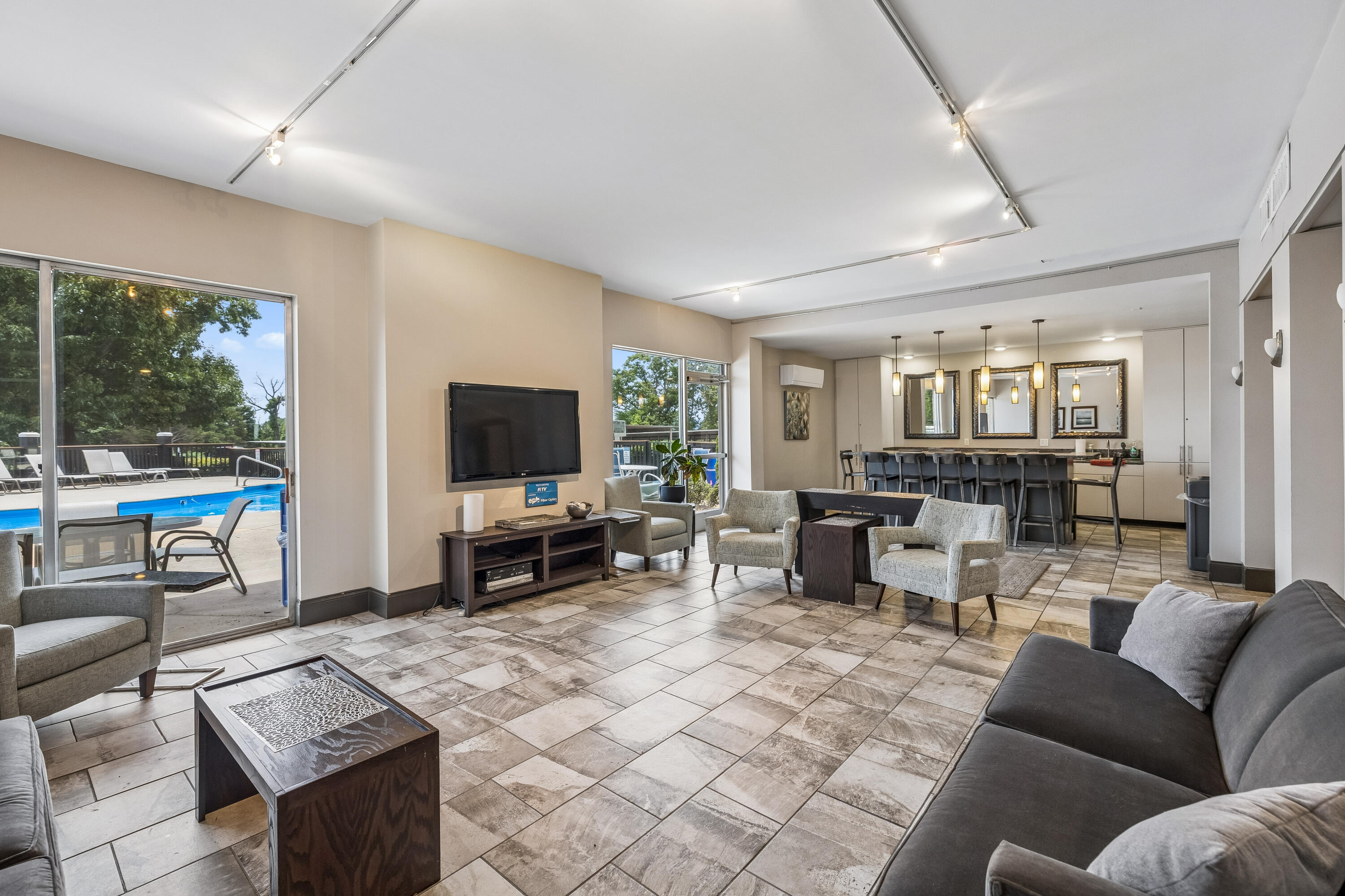 1131 Stringers Ridge Road, 10k