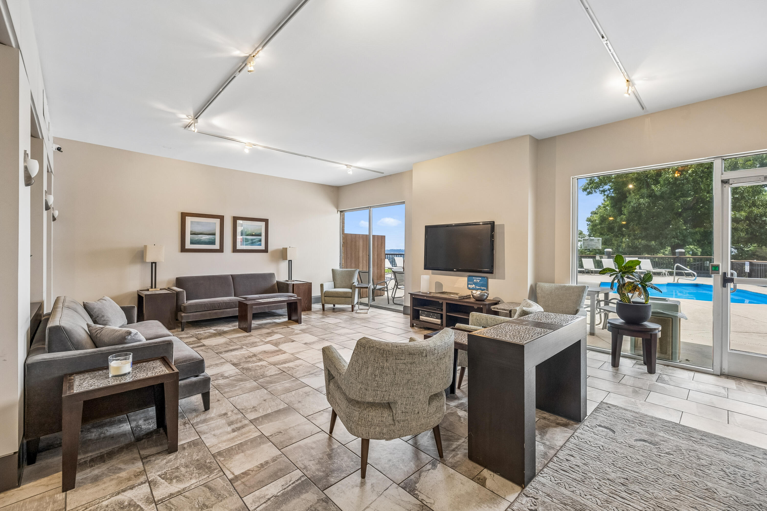1131 Stringers Ridge Road, 10k