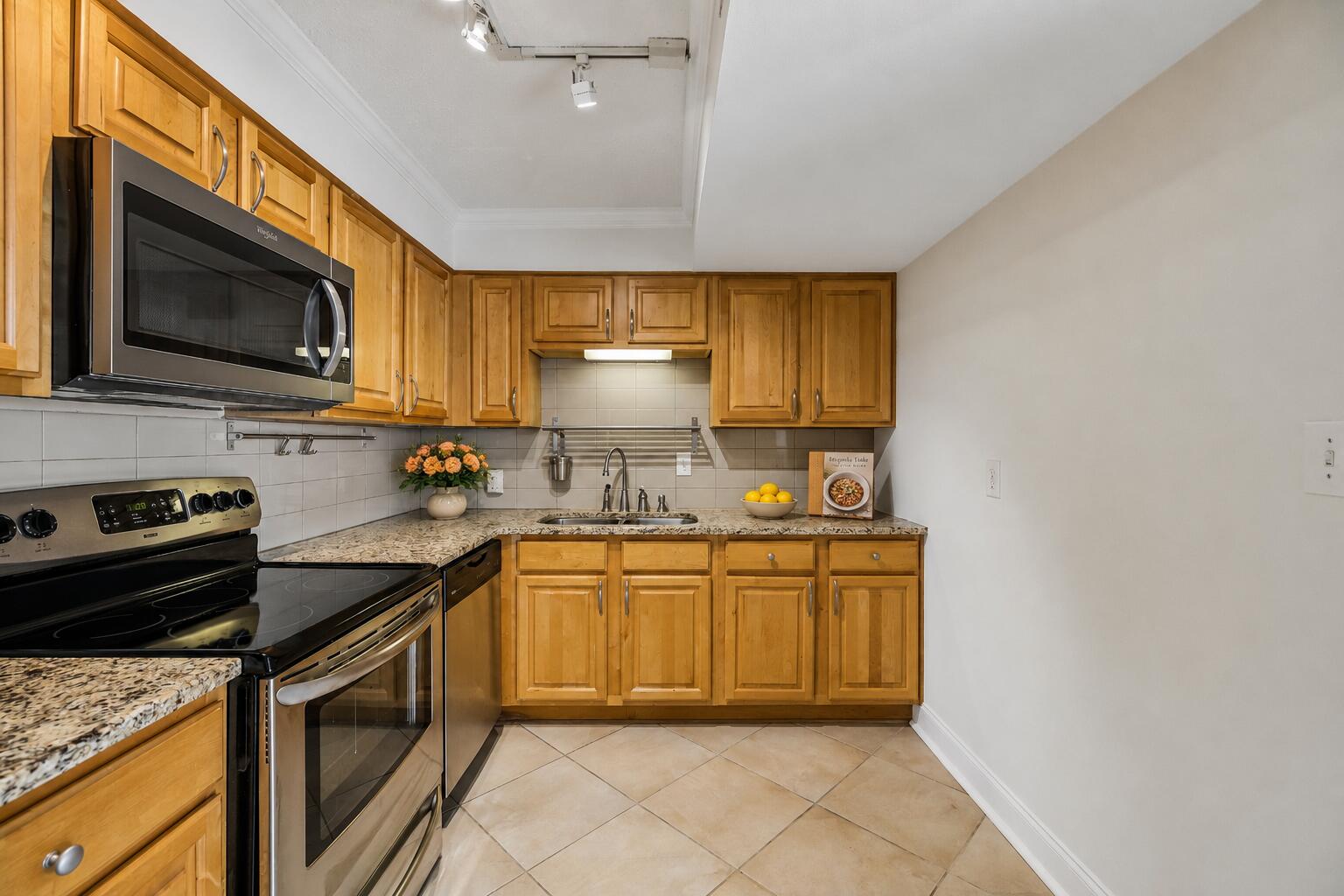 1131 Stringers Ridge Road, 10k