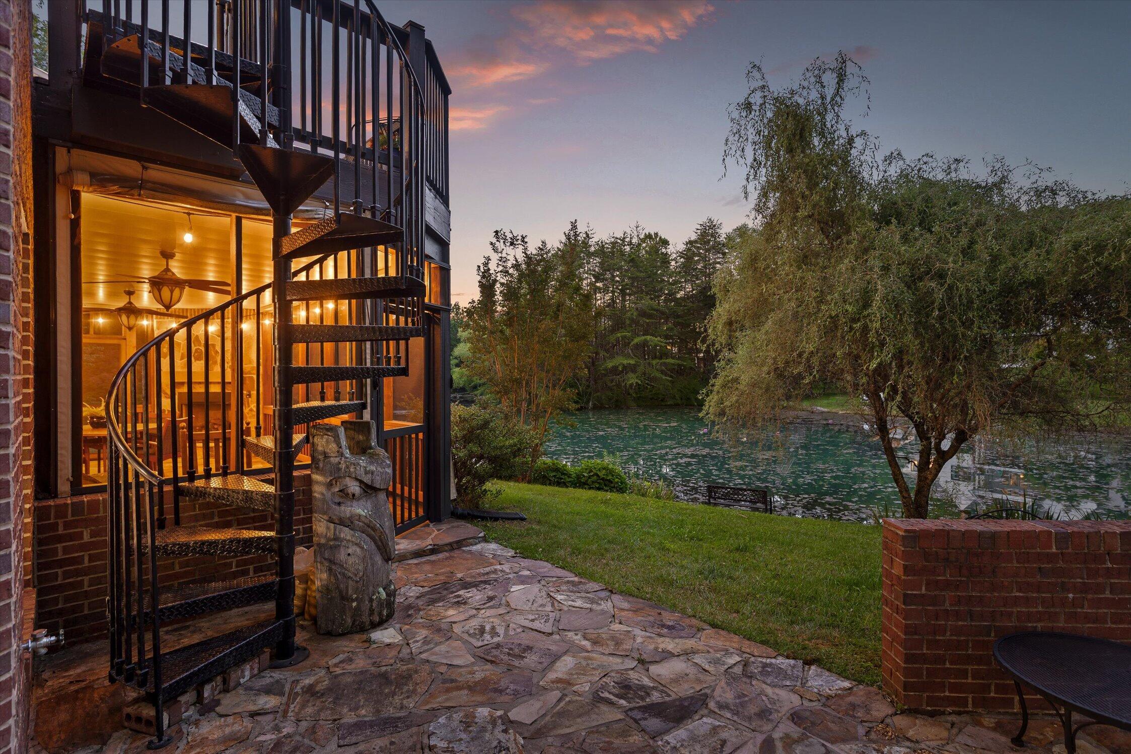 6 Ives Lake Road