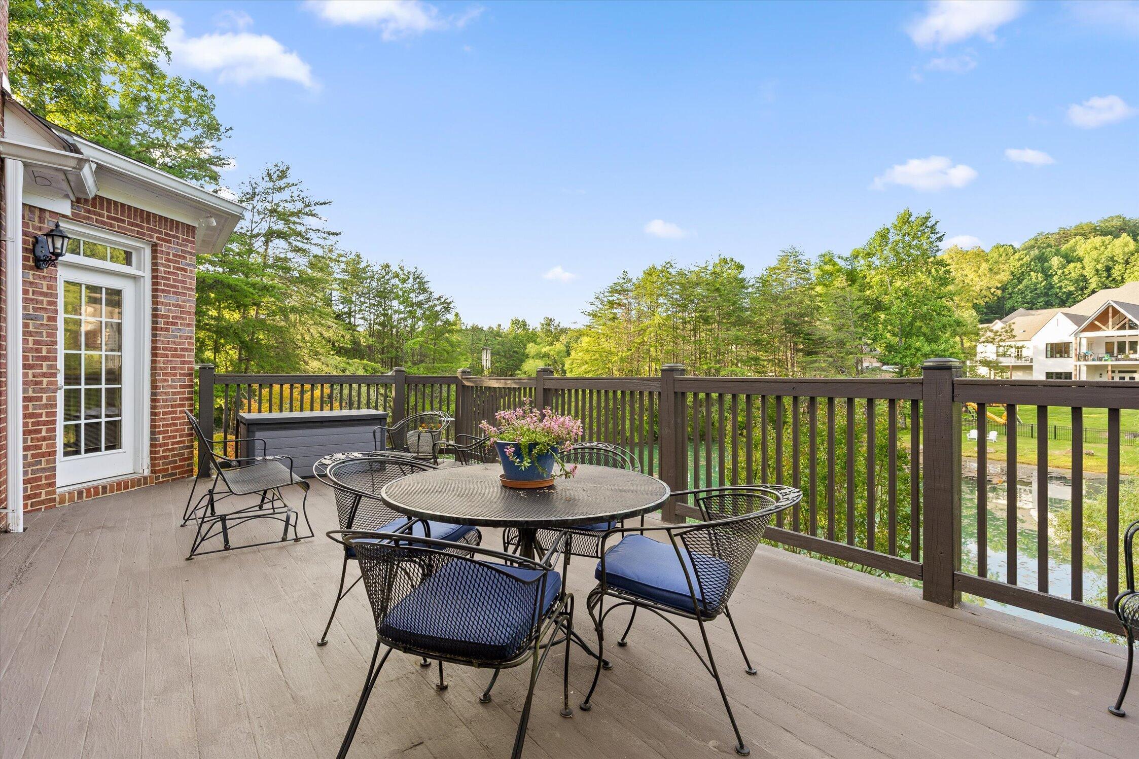 6 Ives Lake Road