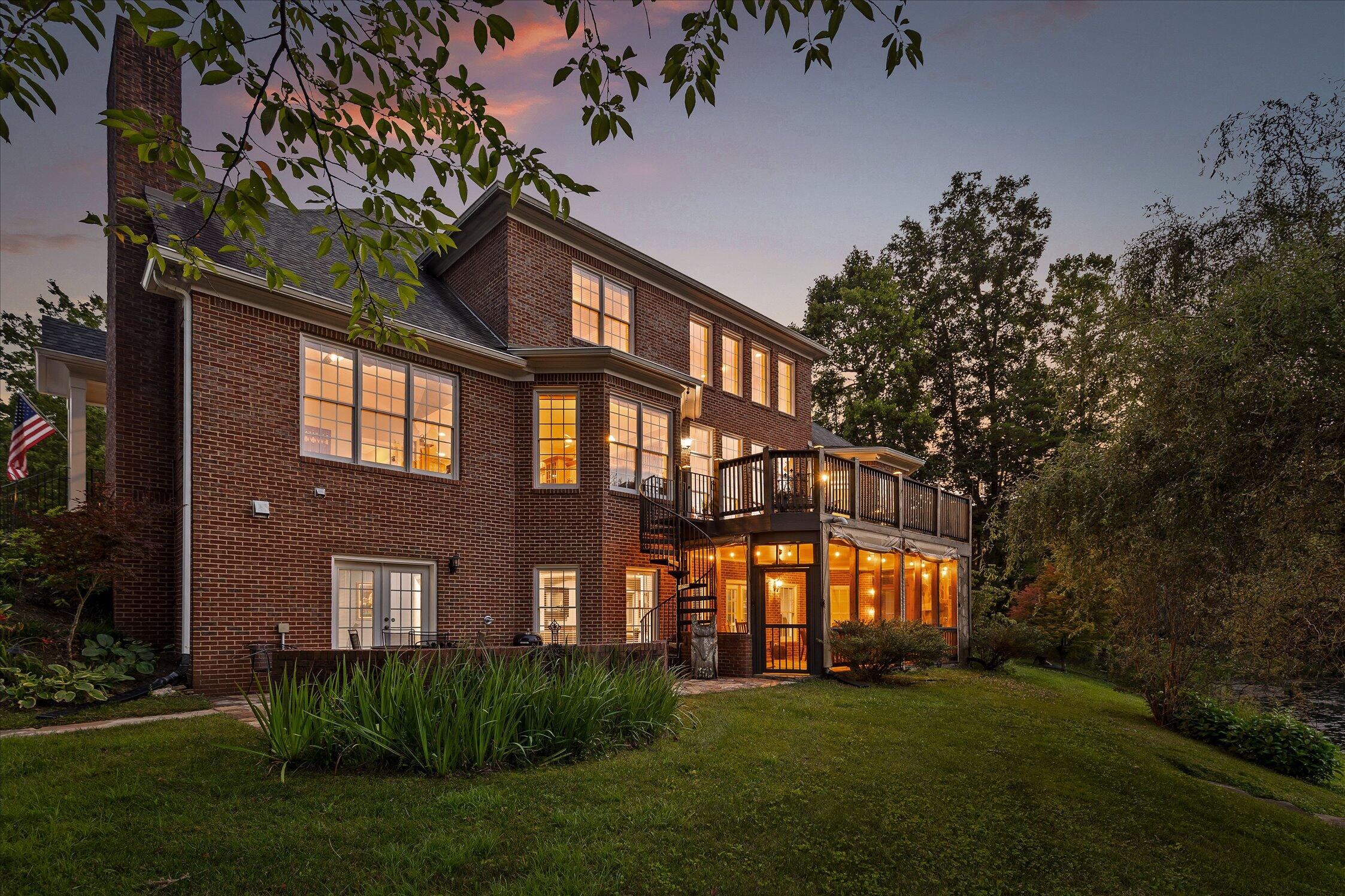 6 Ives Lake Road