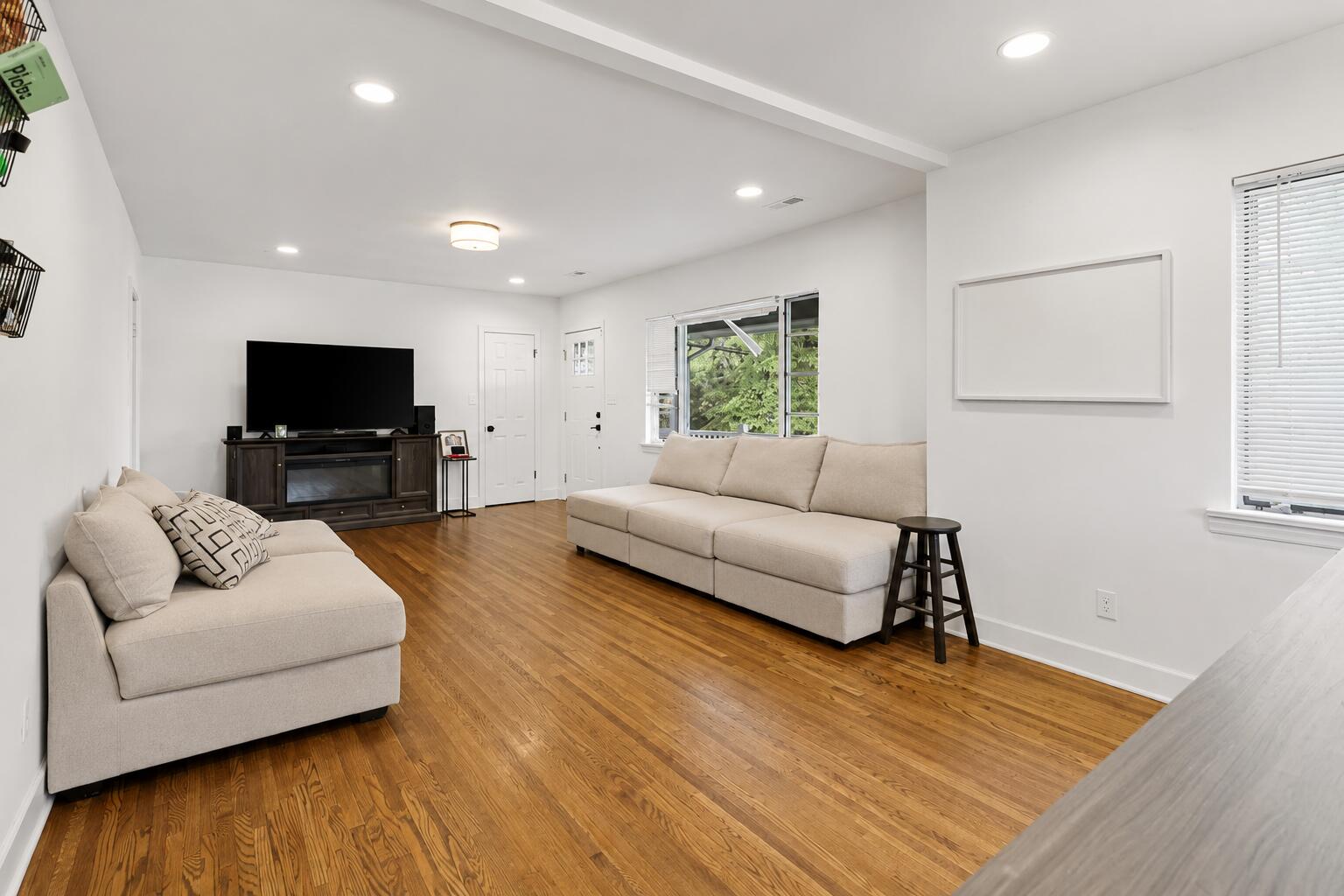 3503 Lockwood Circle