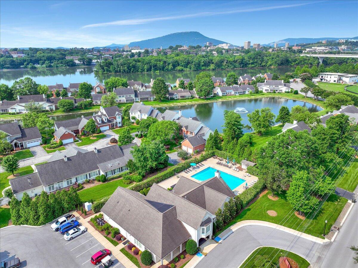1284 Heritage Landing Drive
