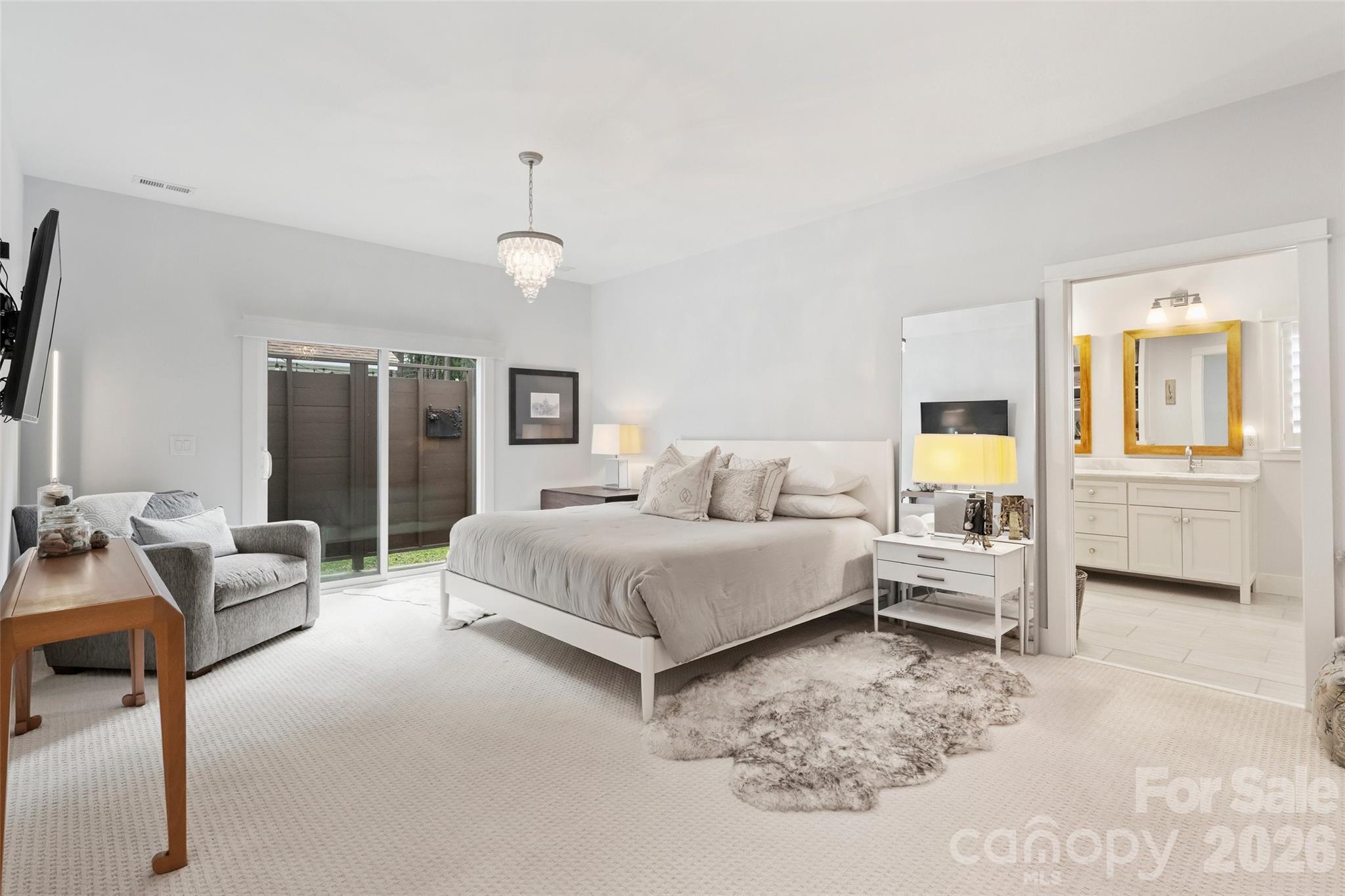 21228 Lakeview Circle