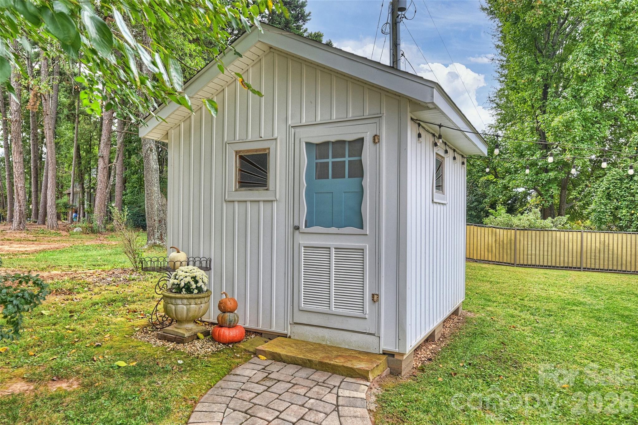 21228 Lakeview Circle
