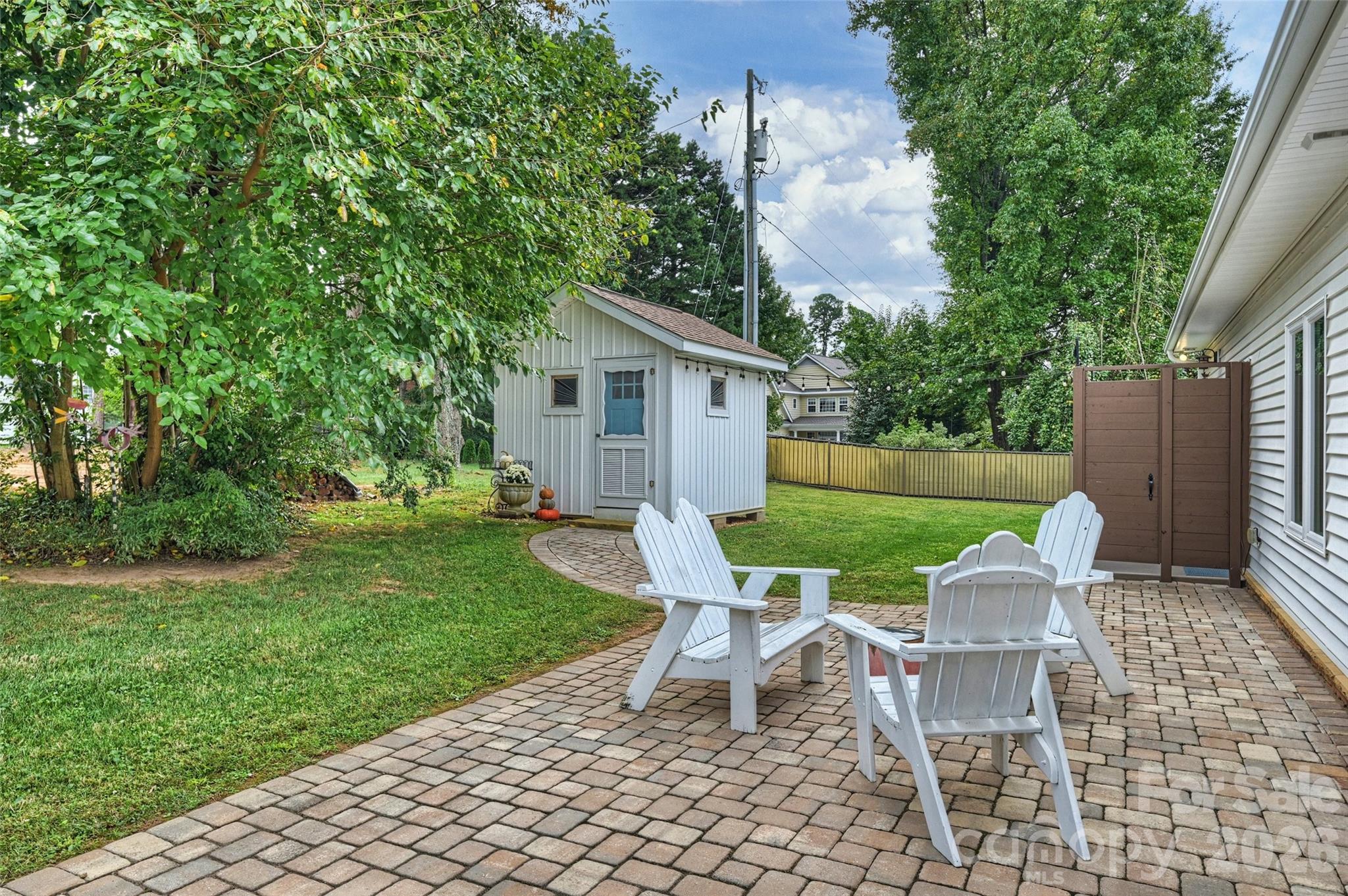 21228 Lakeview Circle
