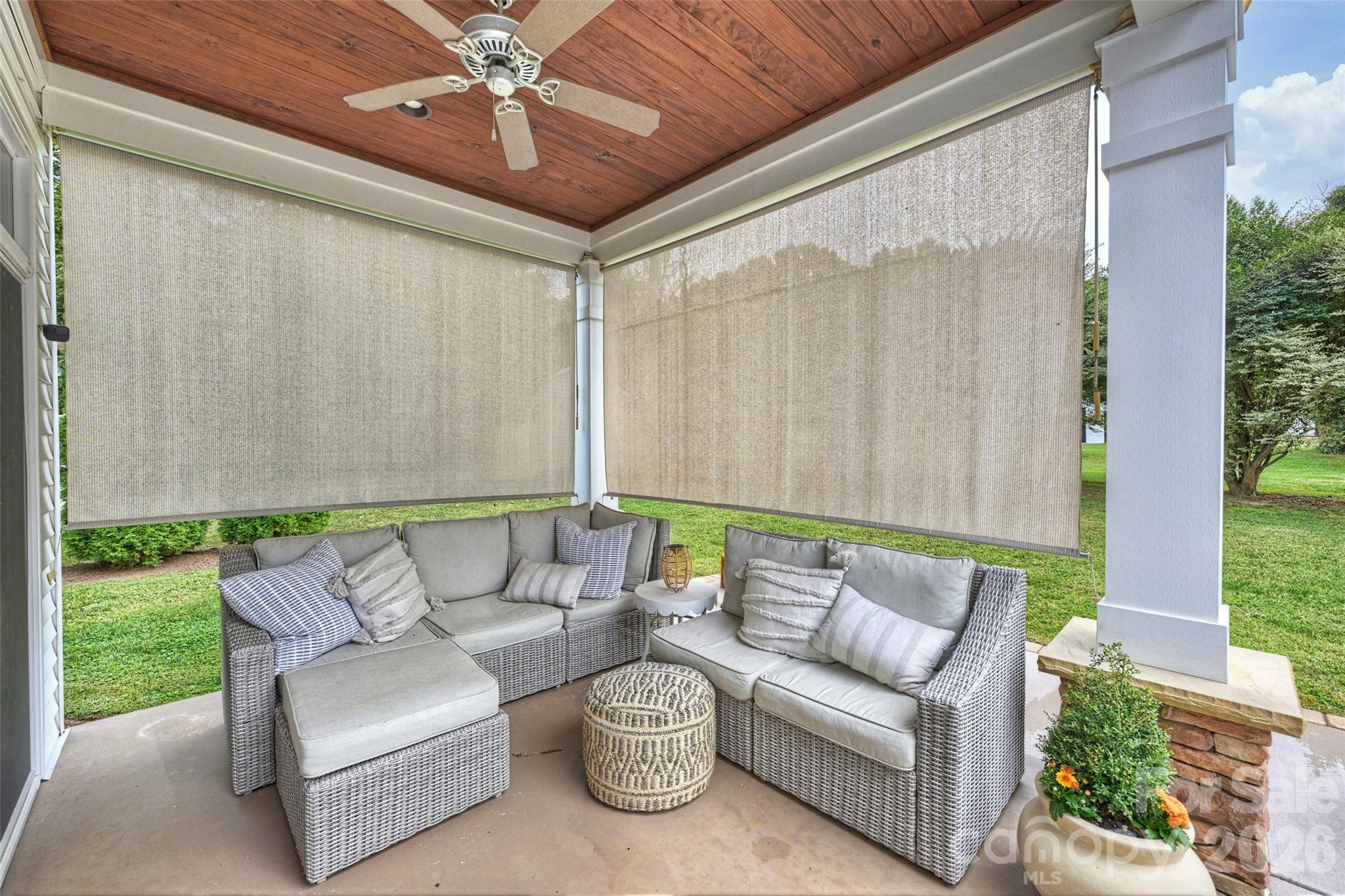 21228 Lakeview Circle