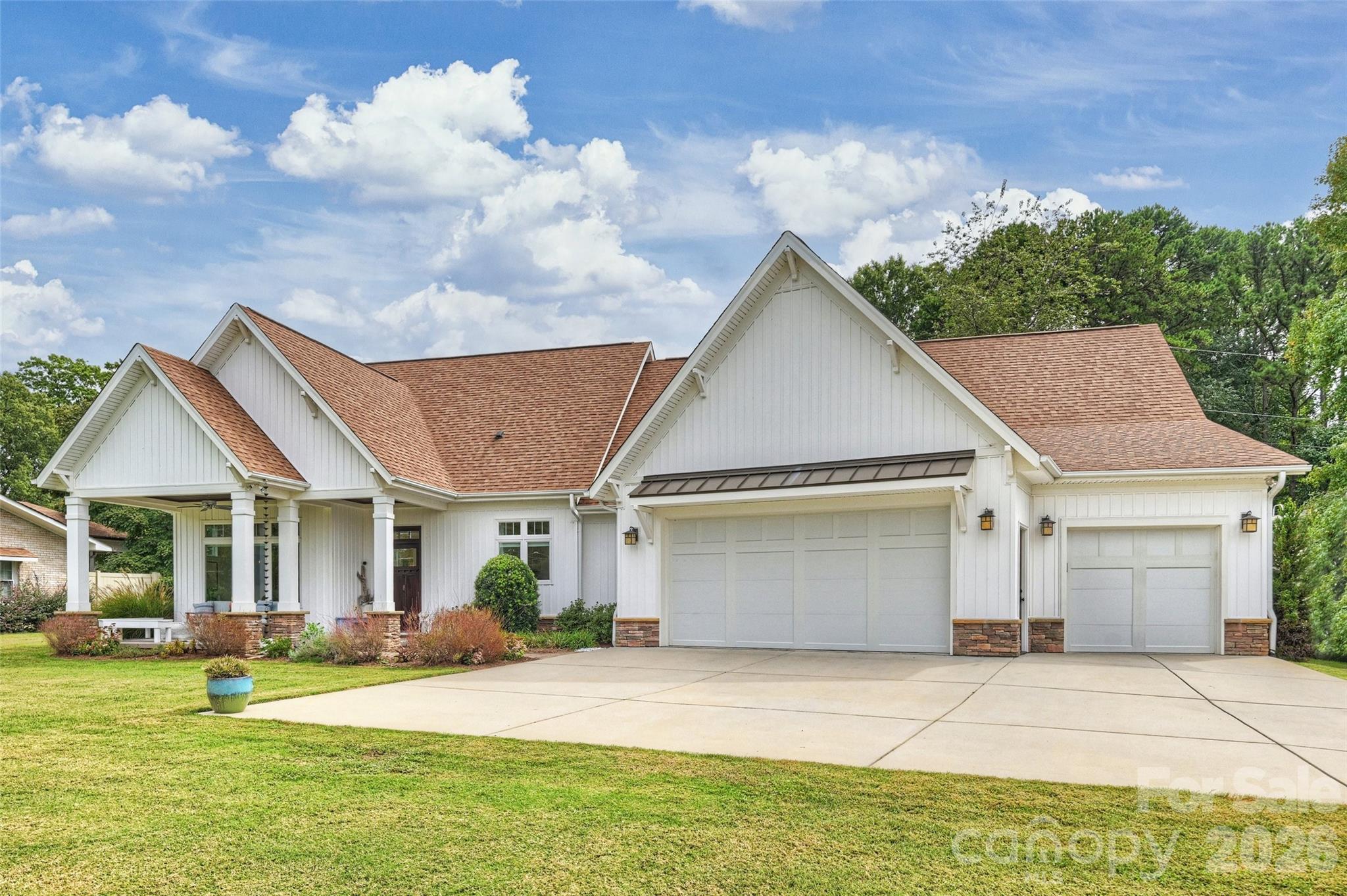 21228 Lakeview Circle