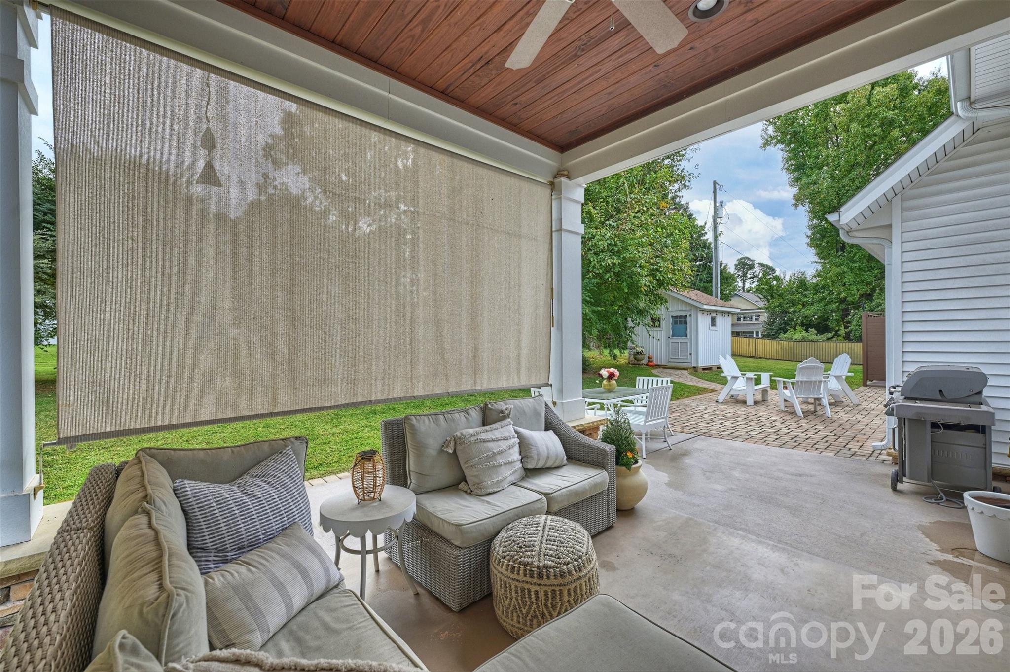 21228 Lakeview Circle