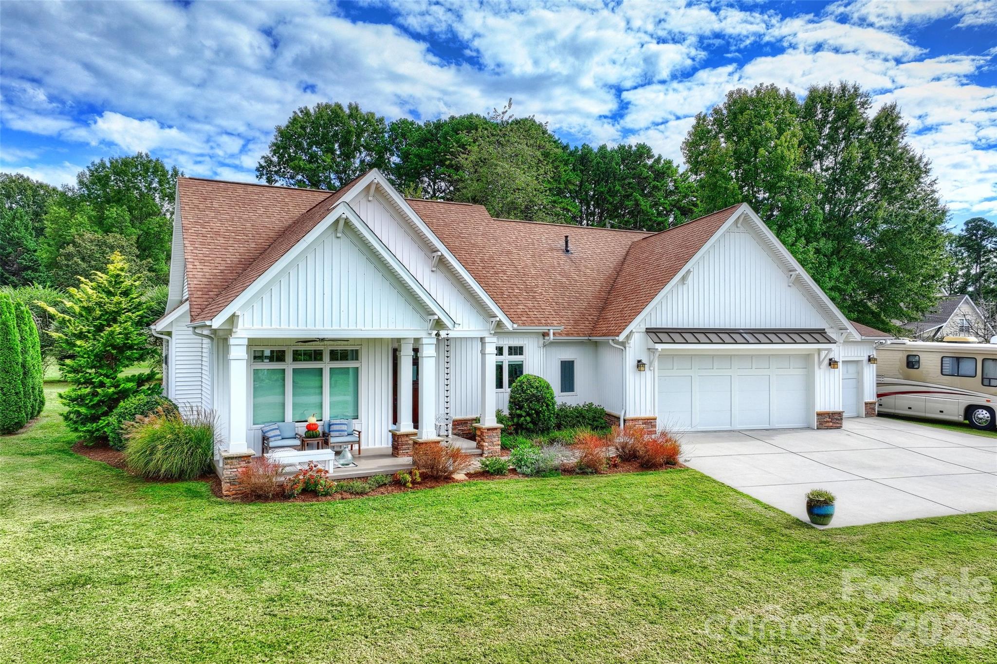 21228 Lakeview Circle