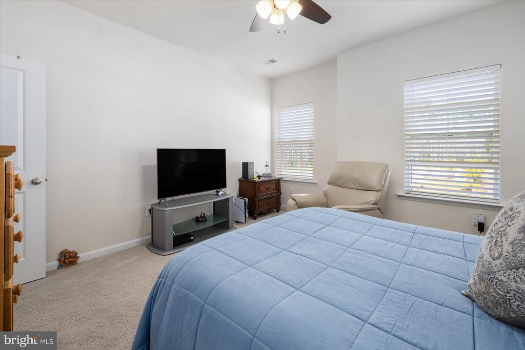 21410 SWEETWATER SQUARE