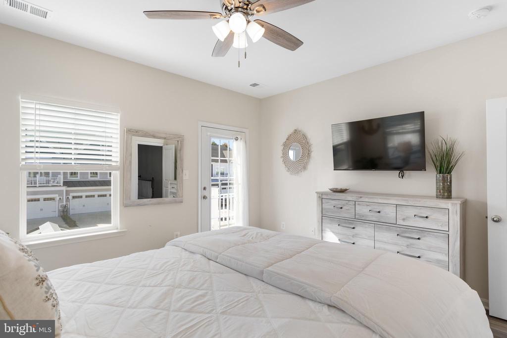 20553 CATTAIL CREEK LANE