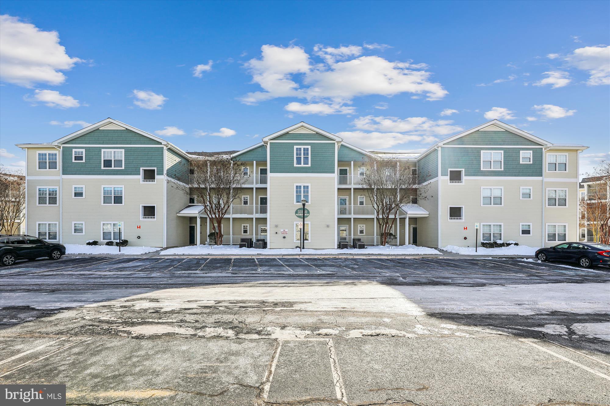 33130 N VILLAGE LOOP 3-301