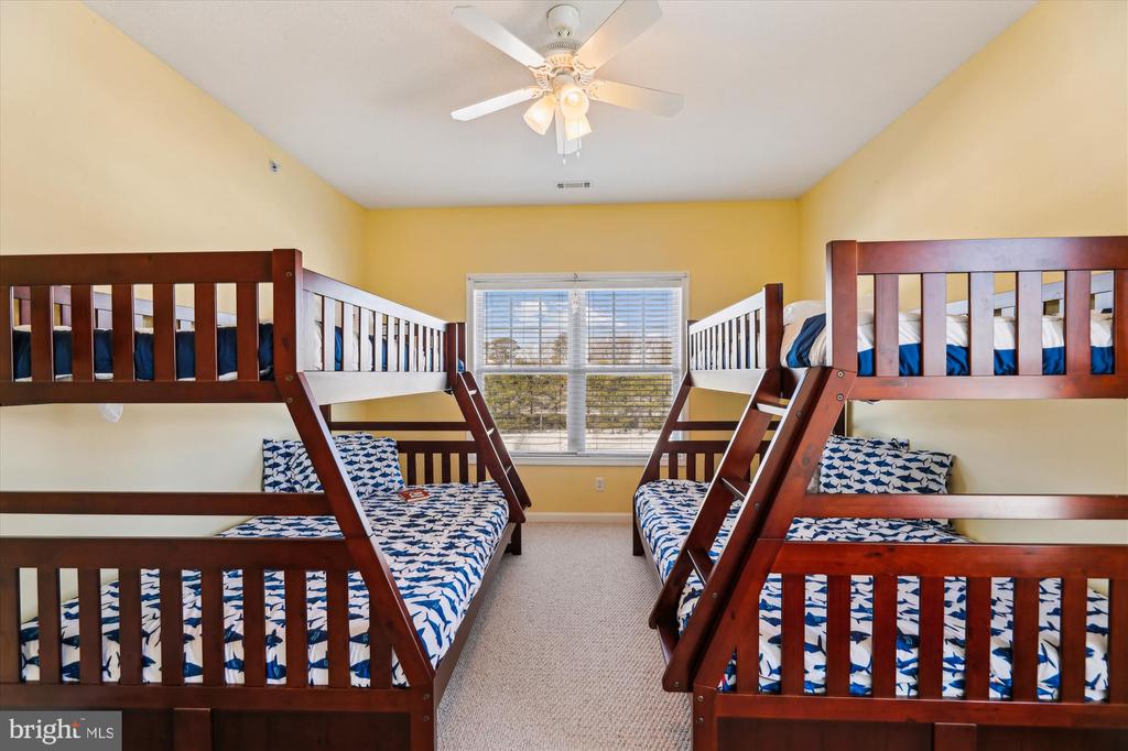 33130 N VILLAGE LOOP 3-301