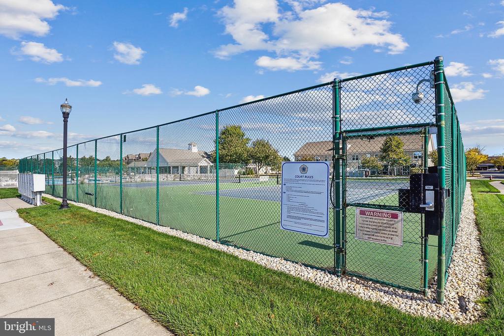 33130 N VILLAGE LOOP 3-301