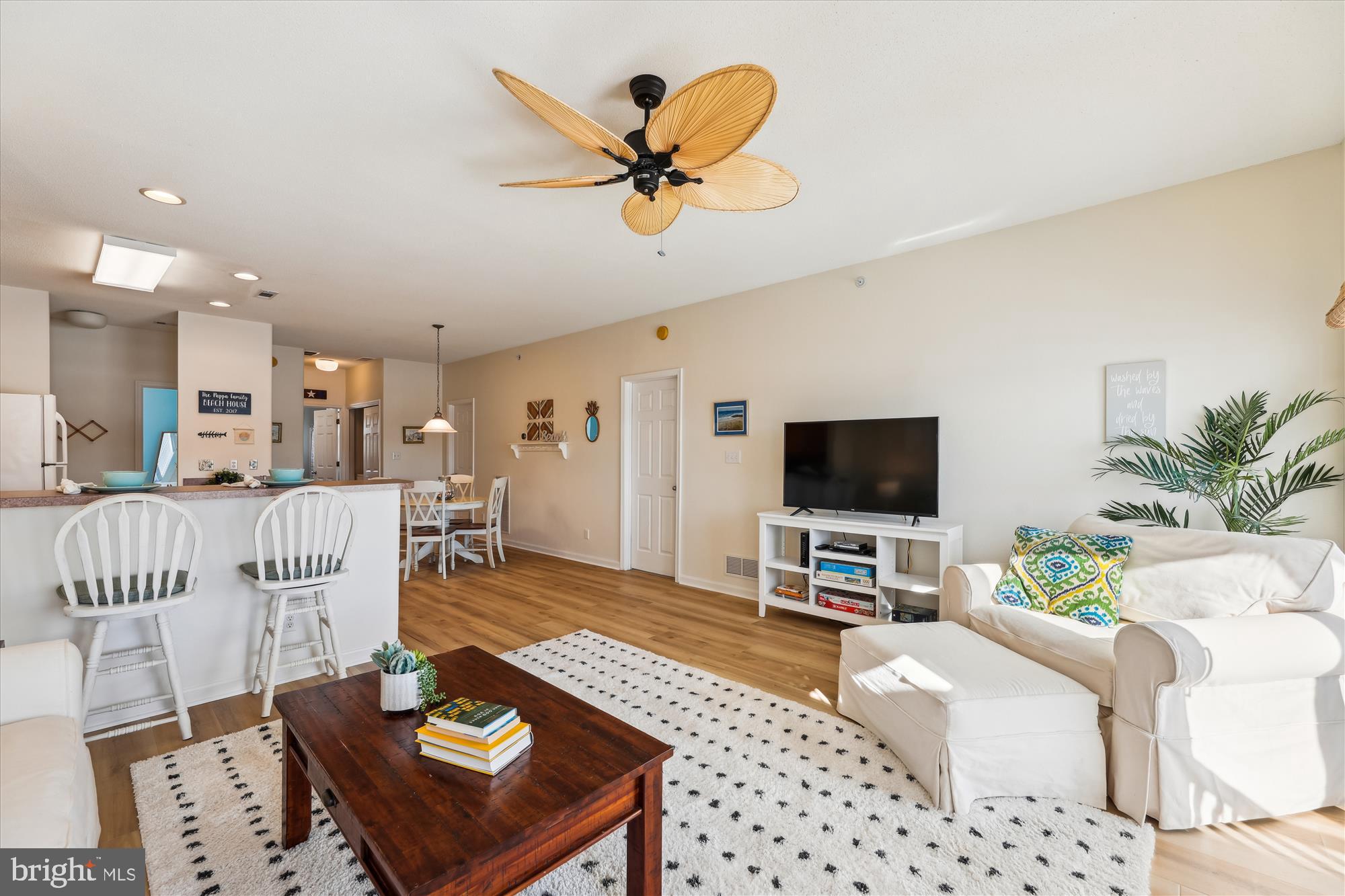 33130 N VILLAGE LOOP 3-301