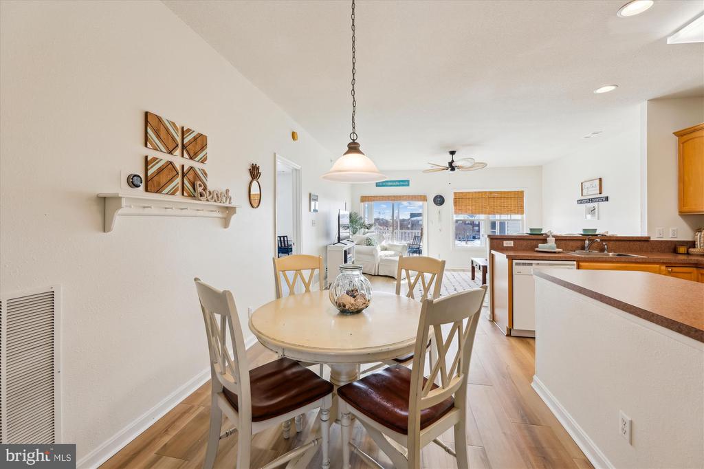 33130 N VILLAGE LOOP 3-301