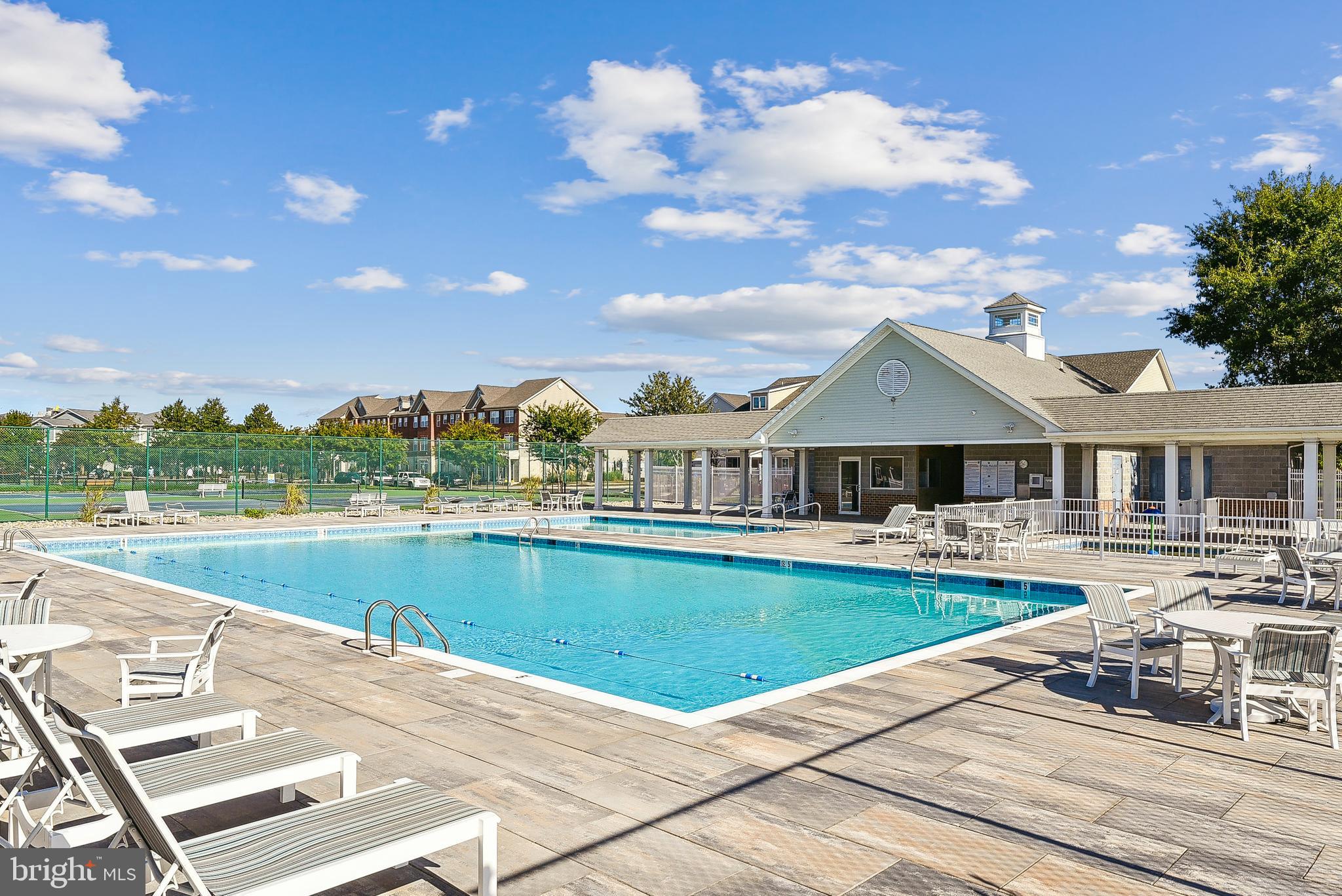 33130 N VILLAGE LOOP 3-301