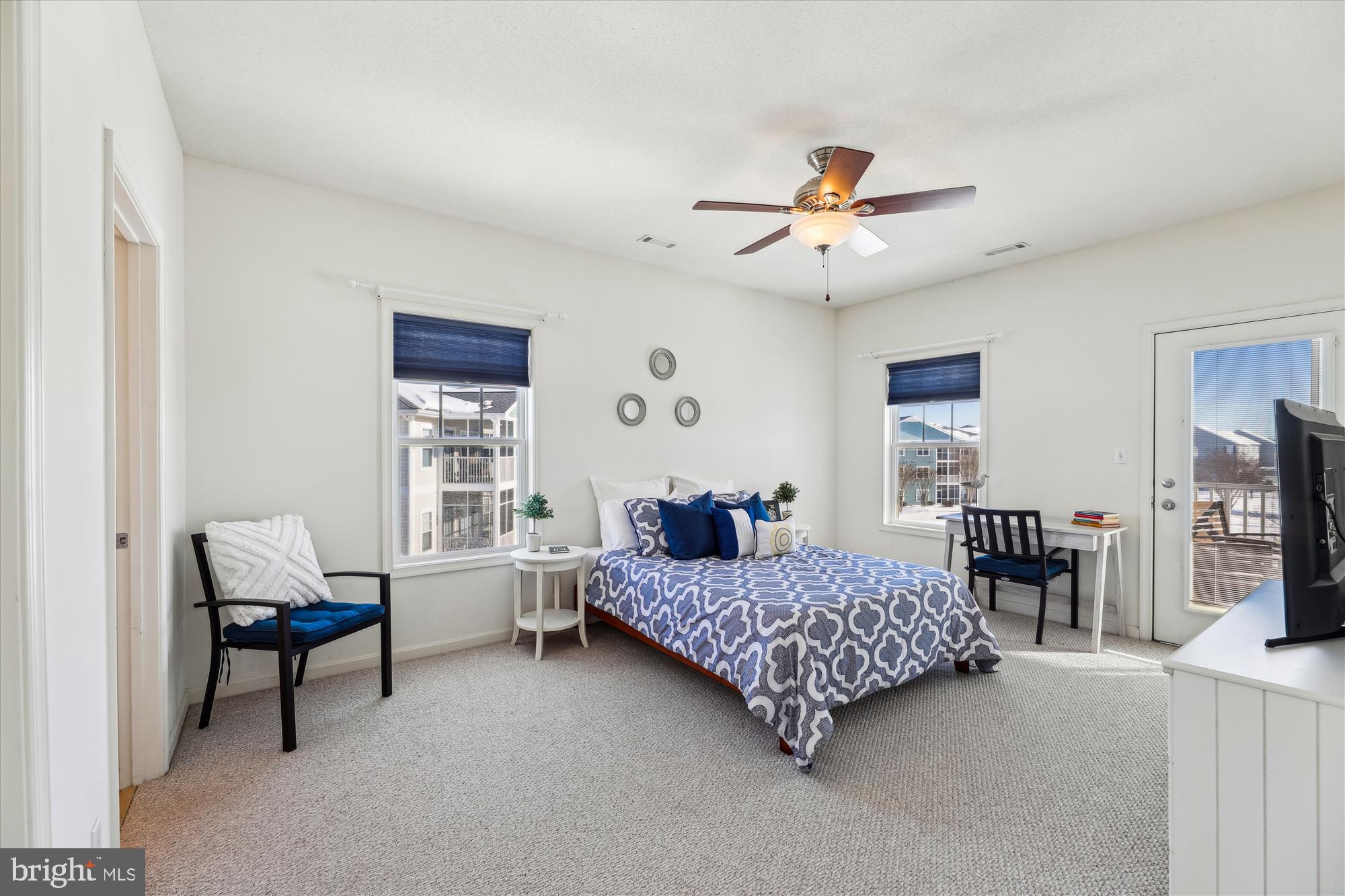 33130 N VILLAGE LOOP 3-301