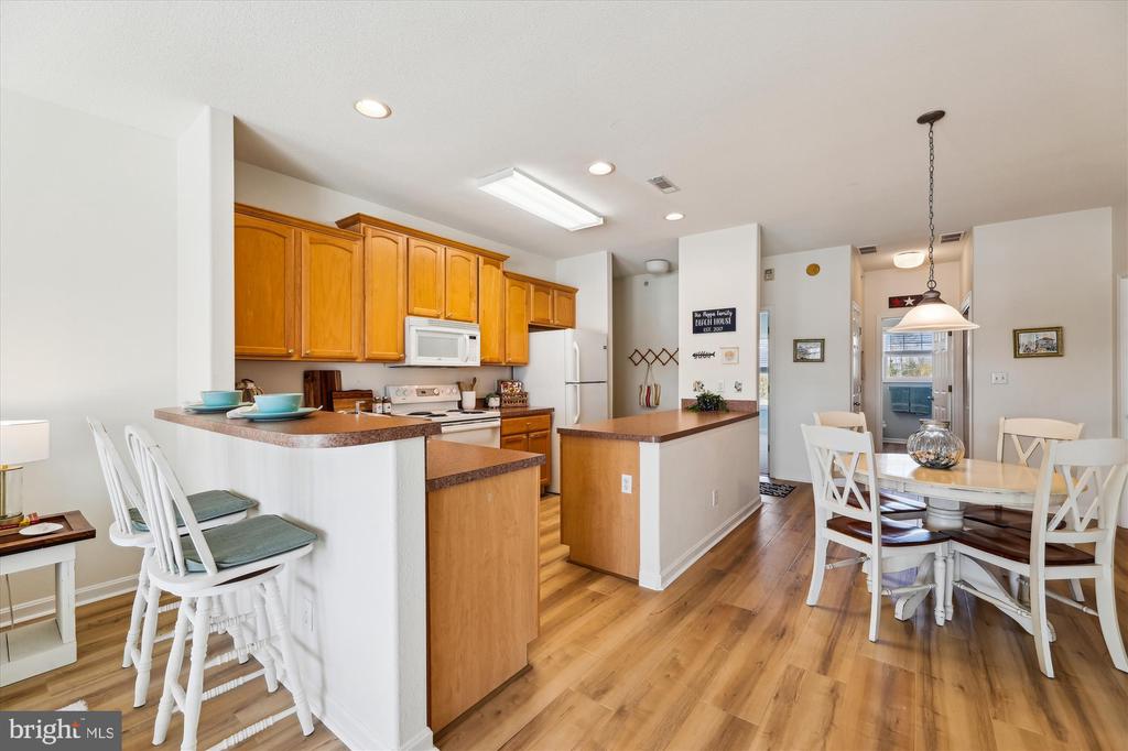 33130 N VILLAGE LOOP 3-301