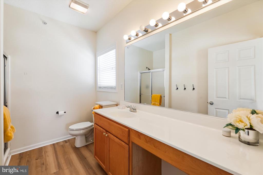 33130 N VILLAGE LOOP 3-301