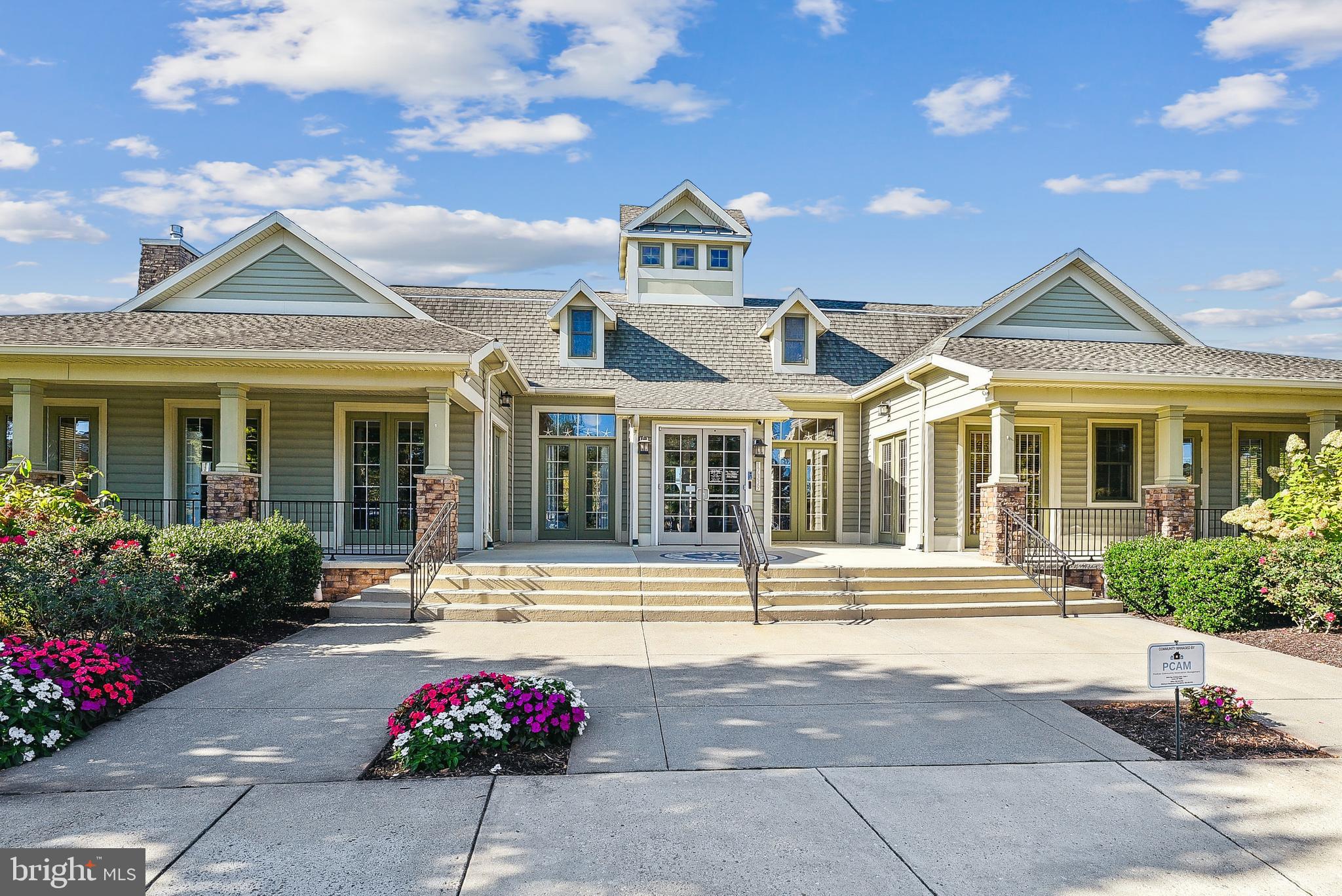33130 N VILLAGE LOOP 3-301