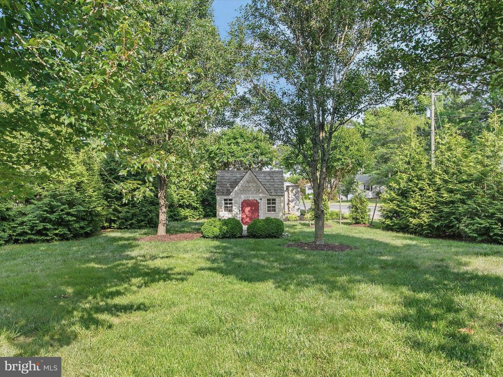 1 LAKE VILLAGE CIRCLE