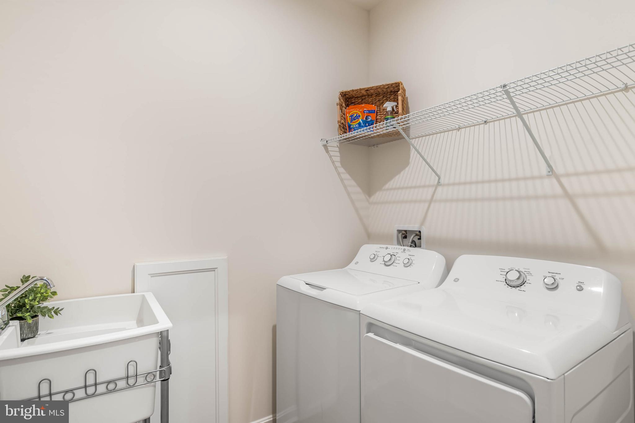 21445 SWEETWATER SQUARE