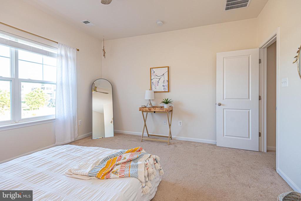 21429 SWEETWATER SQUARE