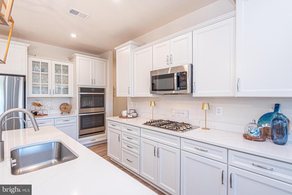 21429 SWEETWATER SQUARE