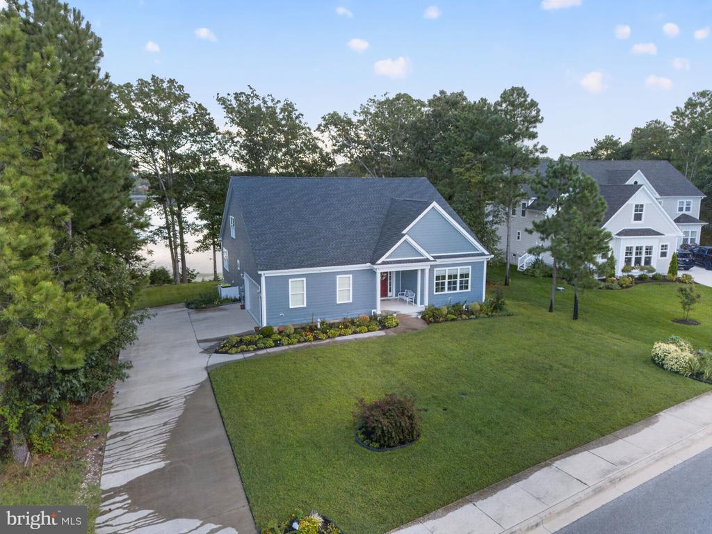 128 W SHORE DRIVE