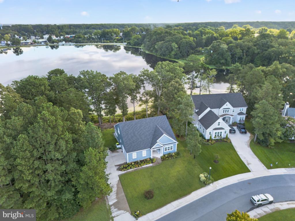 128 W SHORE DRIVE