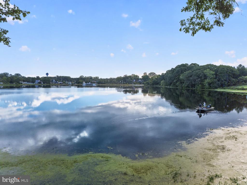 128 W SHORE DRIVE