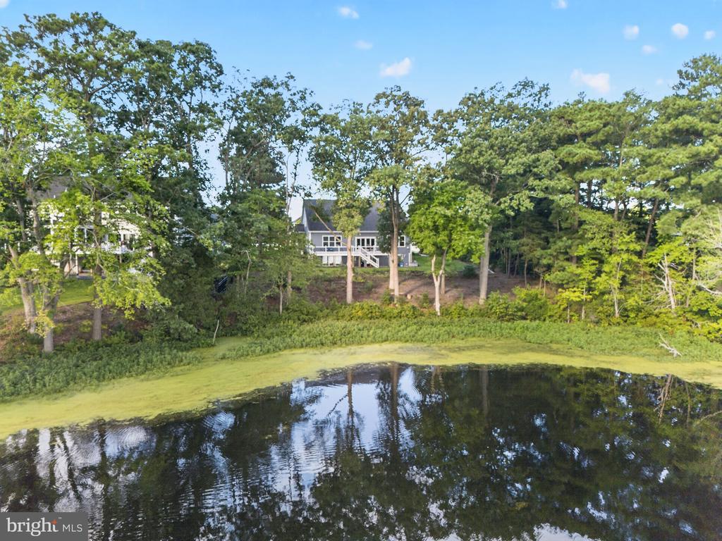 128 W SHORE DRIVE