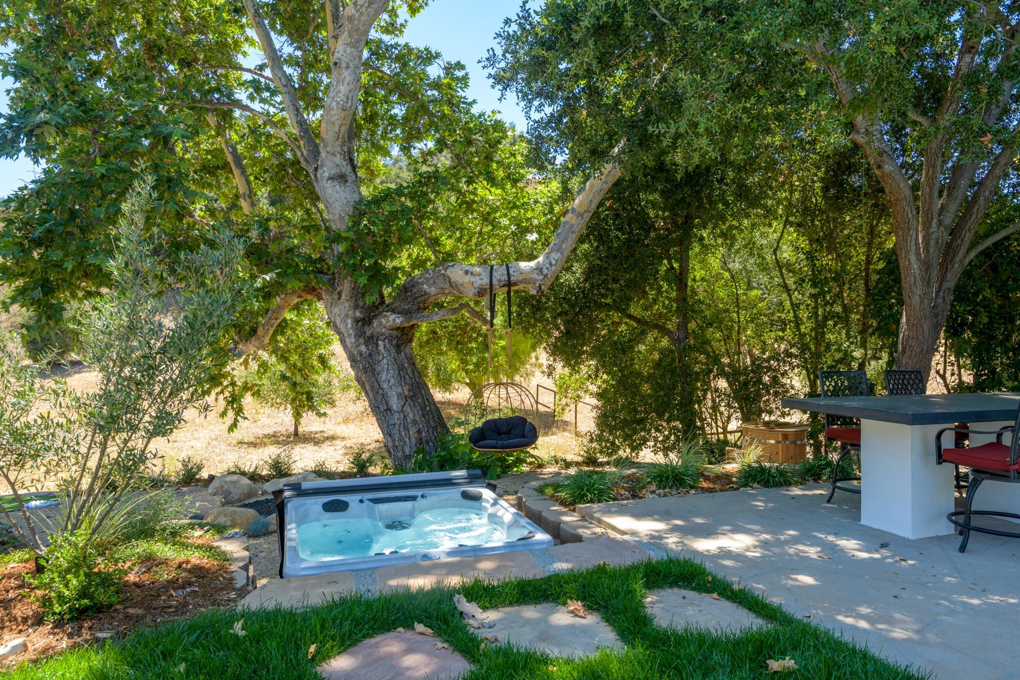 2807 Gaviota Street