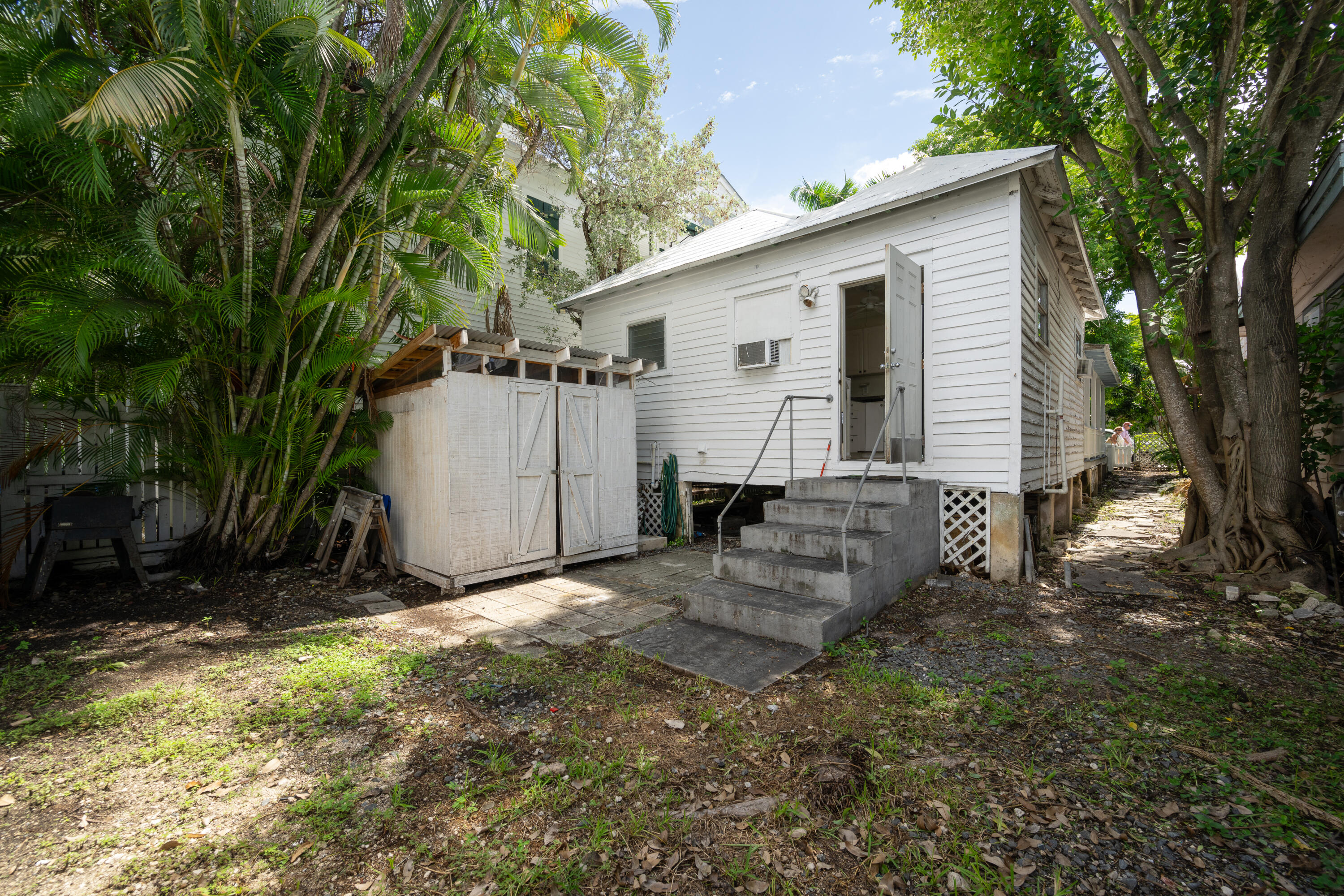 815 Eaton Street