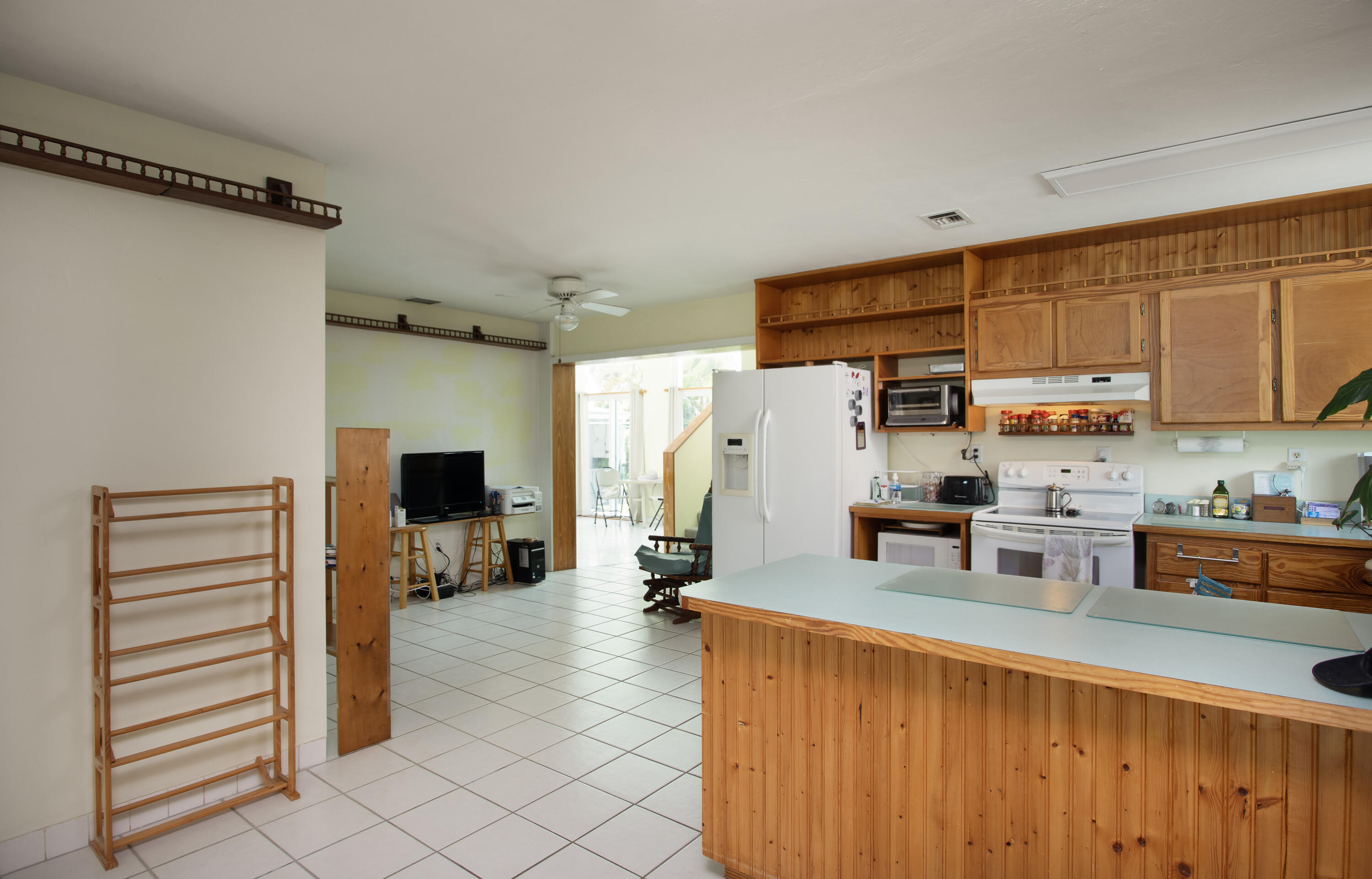 2934 Riviera Drive