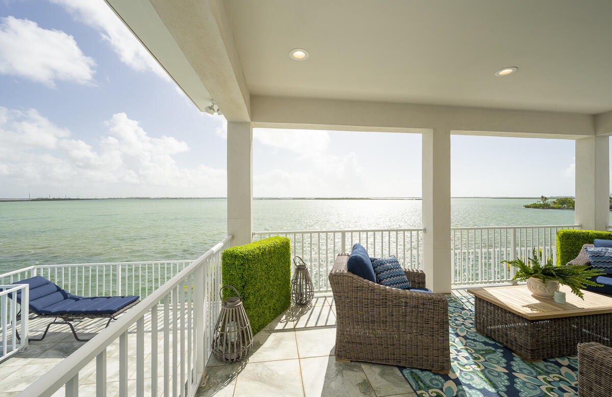 9 Bay Drive