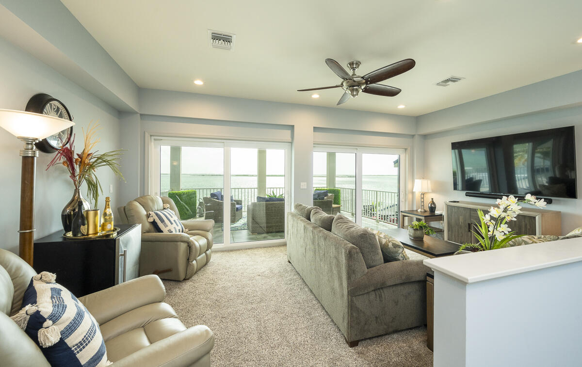 9 Bay Drive