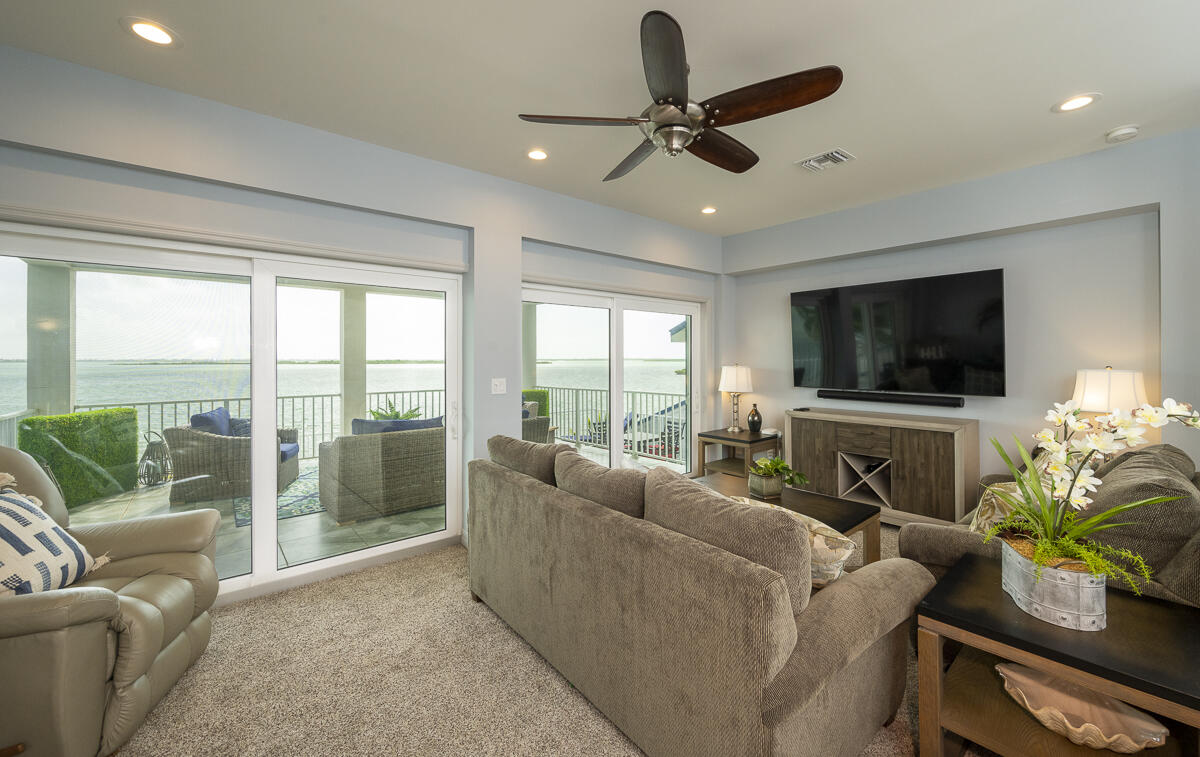 9 Bay Drive