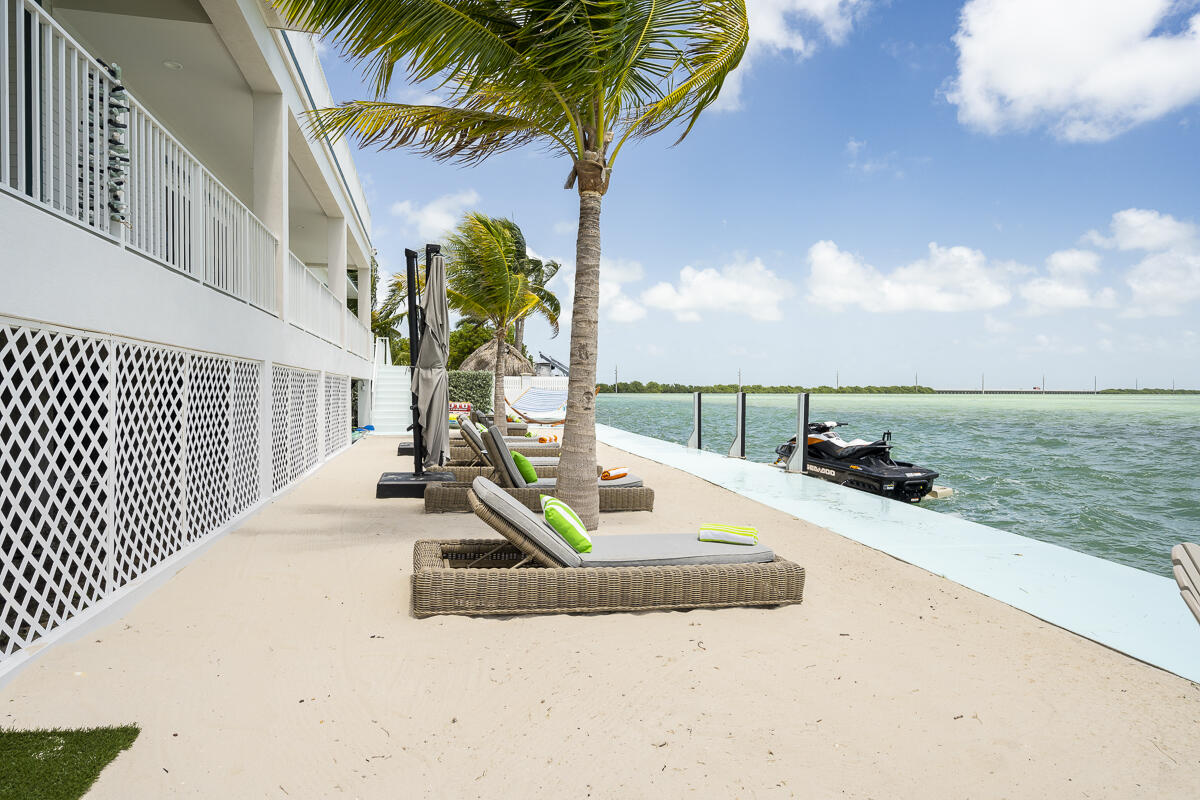 9 Bay Drive