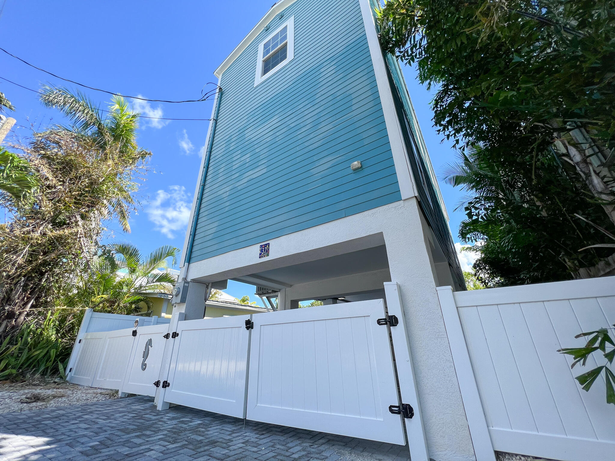 37 Palm Drive