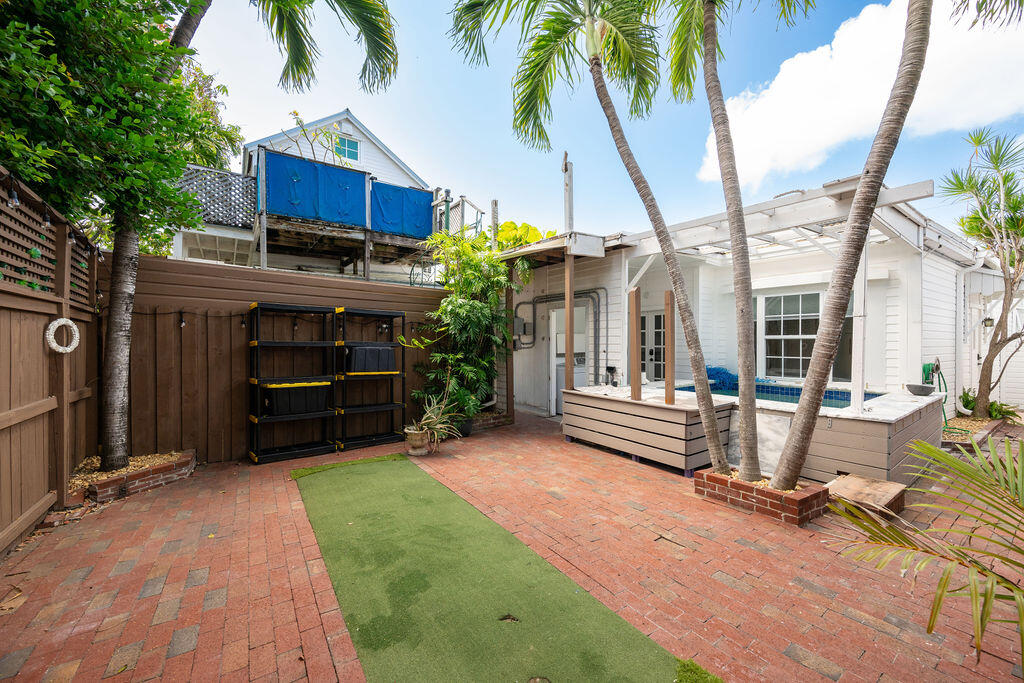1125 Margaret Street 2