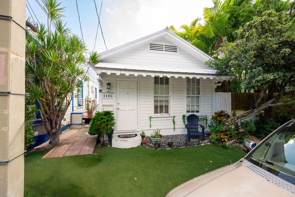 1125 Margaret Street 2