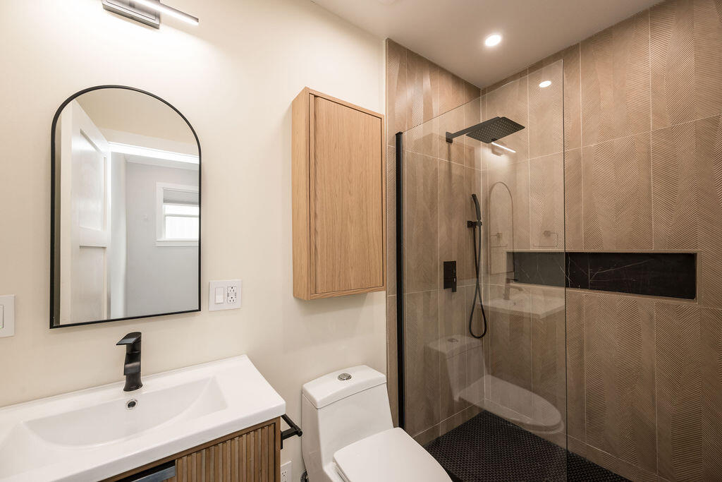 1125 Margaret Street 2