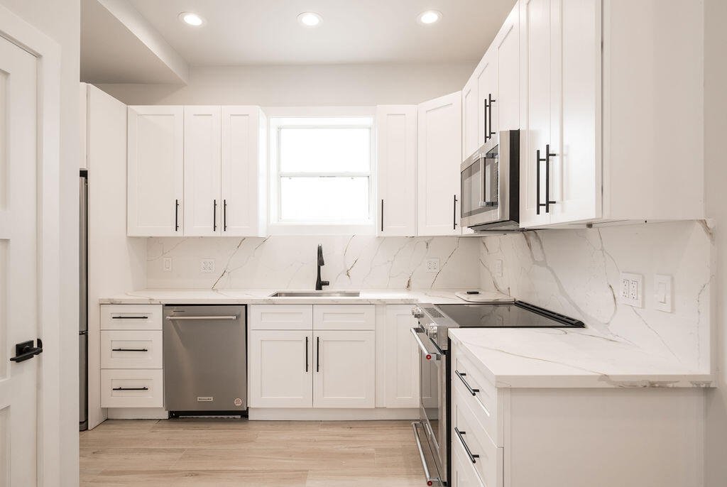 1125 Margaret Street 2