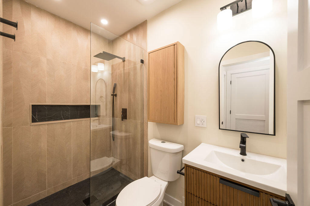 1125 Margaret Street 2